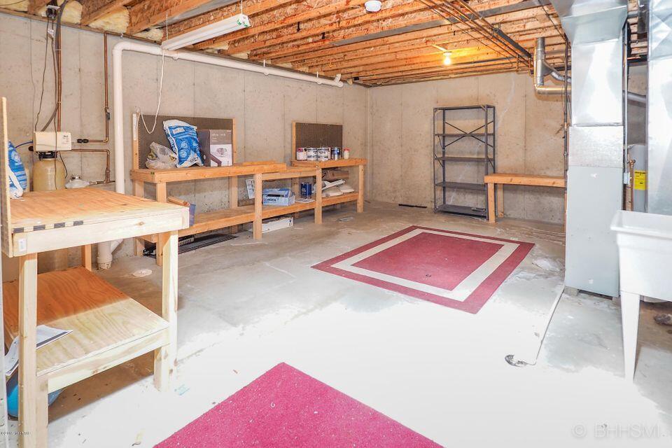 Portage, Michigan 49024, United States, 4 Bedrooms Bedrooms, ,3 BathroomsBathrooms,Residential,Active,224268