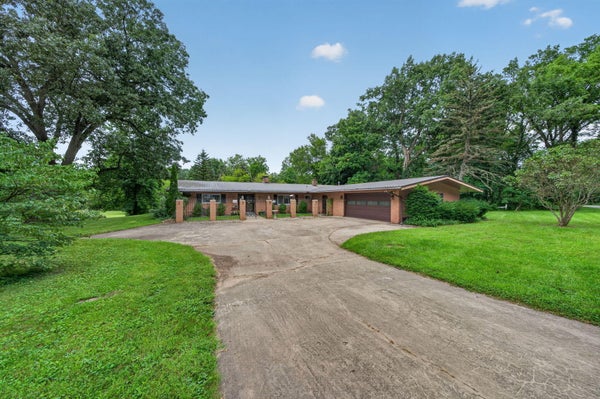 70506 SUNRISE DR, EDWARDSBURG, MI 49112 - Image d4762da91c93207c5c6f3cc647e76cdd/3713724763