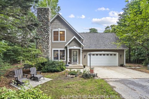 Photo of 2339 Forest Trail Circle, Fennville, MI 49408 (MLS # 25044955)