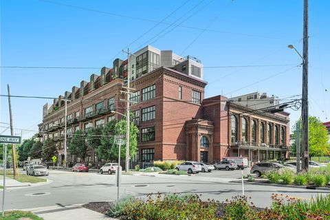 Photo of 600 Broadway Avenue NW #216, Grand Rapids, MI 49504 (MLS # 24031891)