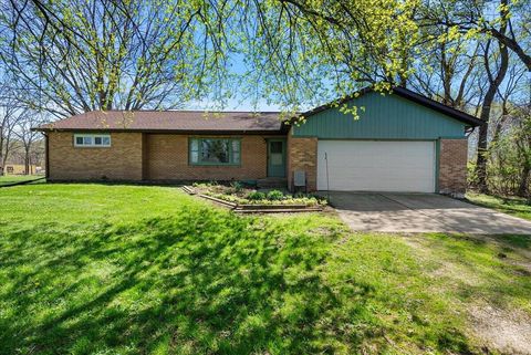 Photo of 60299 County Road 380, Bangor, MI 49013 (MLS # 26016796)