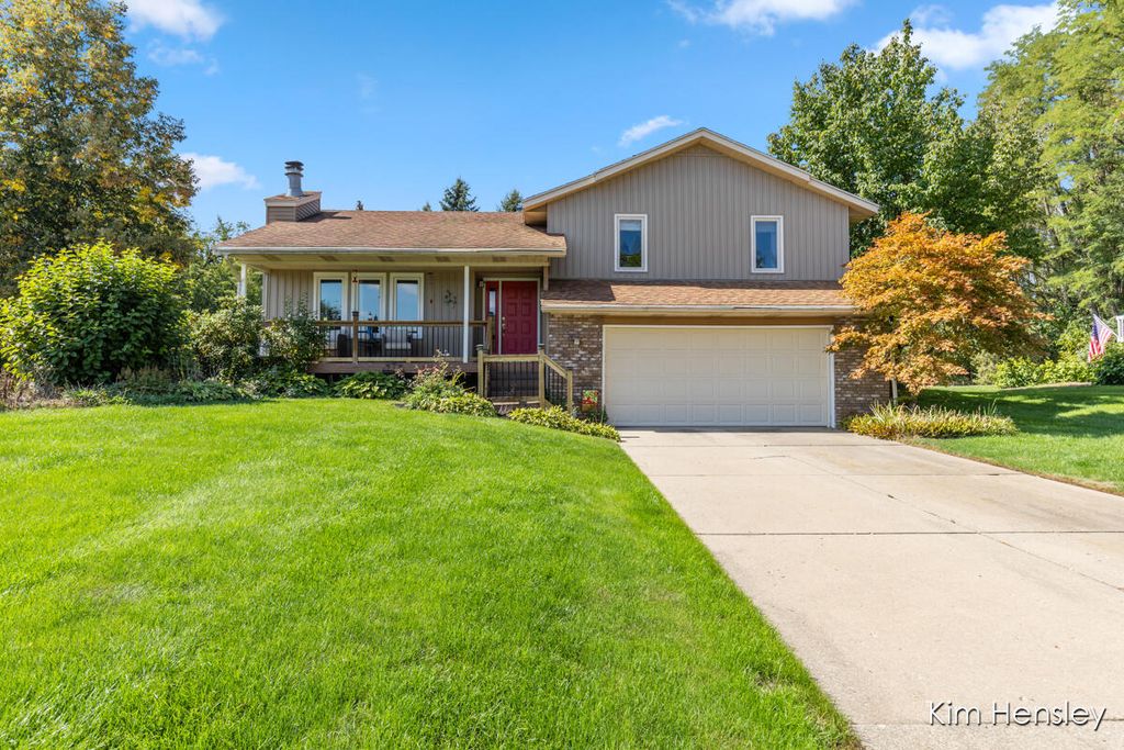 Photo of 7039 Crescenda Drive NE, Rockford, MI 49341 (MLS # 25048659)