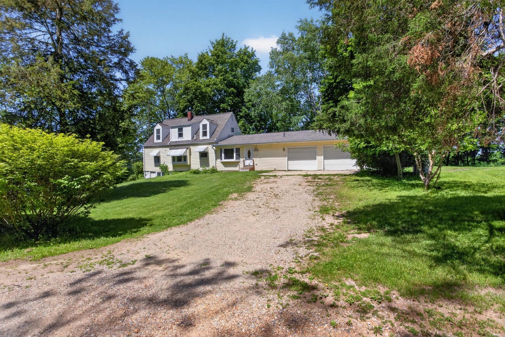 Photo of 2627 Cooper Street, Jackson, MI 49201 (MLS # 26027975)