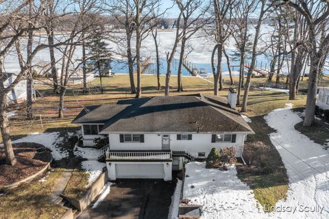 946 Sycamore Drive Holland MI 49424