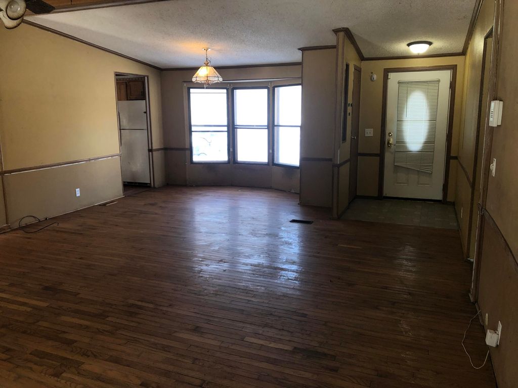 Photo of 10401 Ozga Street, Romulus, MI 48174 (MLS # 26005349)