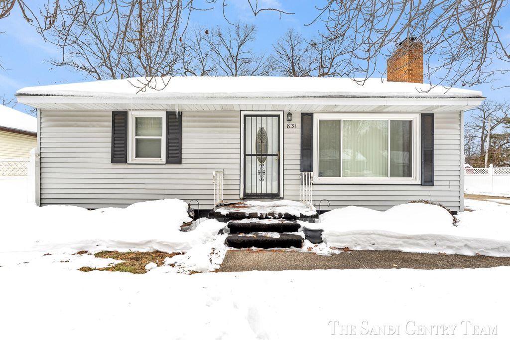 Photo of 831 West Street, Muskegon, MI 49442 (MLS # 26005408)