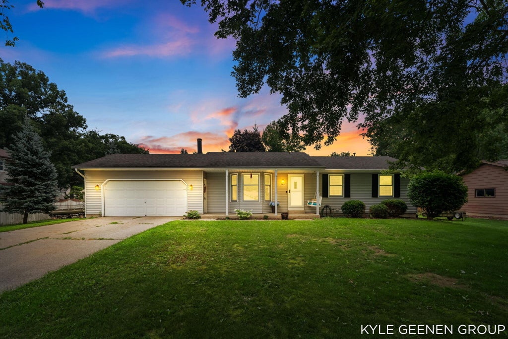 Photo of 345 Woodland Avenue, Holland, MI 49424 (MLS # 26043272)