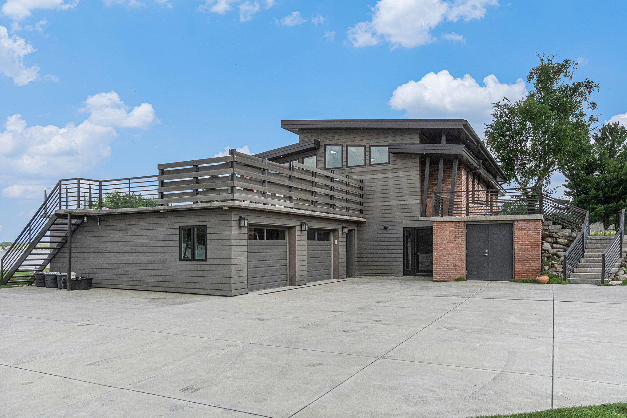 126 Robindale Court