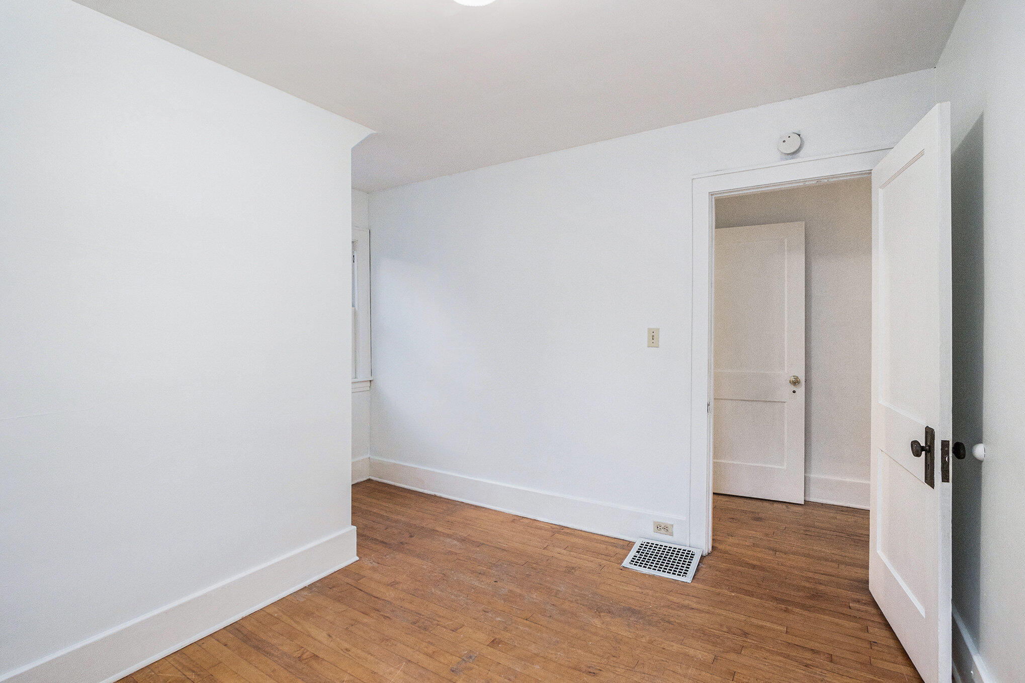 Kalamazoo, Michigan 49001, United States, 4 Bedrooms Bedrooms, ,1 BathroomBathrooms,Residential,Active,82033