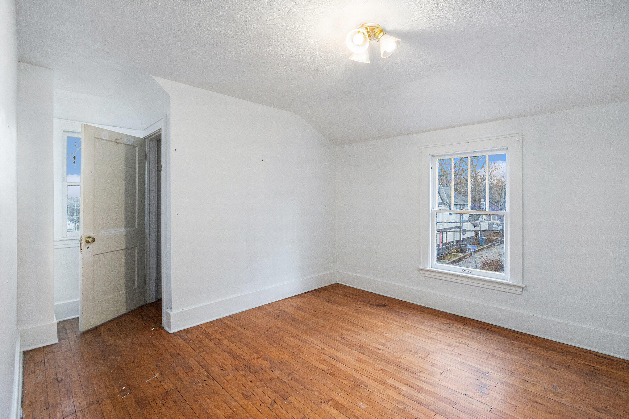 Kalamazoo, Michigan 49001, United States, 4 Bedrooms Bedrooms, ,1 BathroomBathrooms,Residential,Active,82033