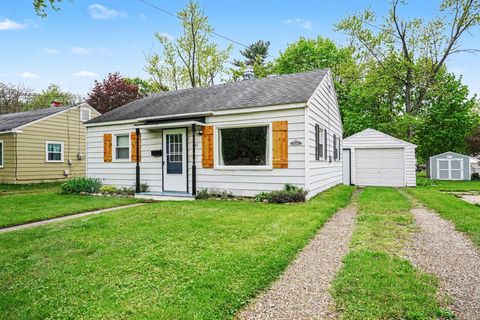 Photo of 721 Washburn Avenue, Kalamazoo, MI 49048 (MLS # 26019082)
