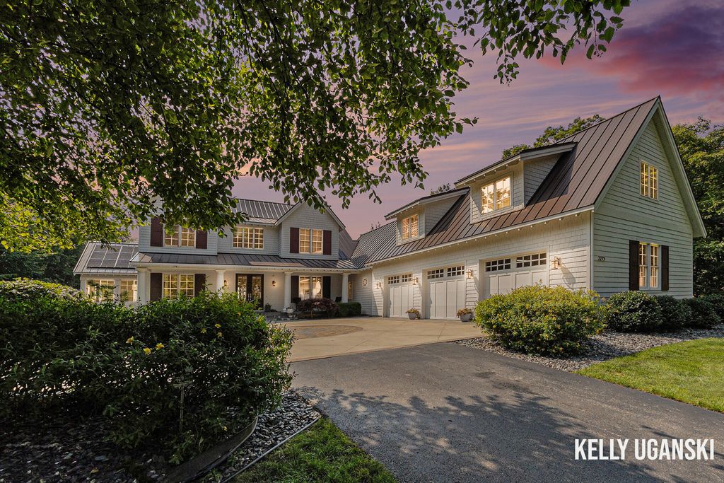 Photo of 2275 North Scenic Drive, Muskegon, MI 49445 (MLS # 26005601)