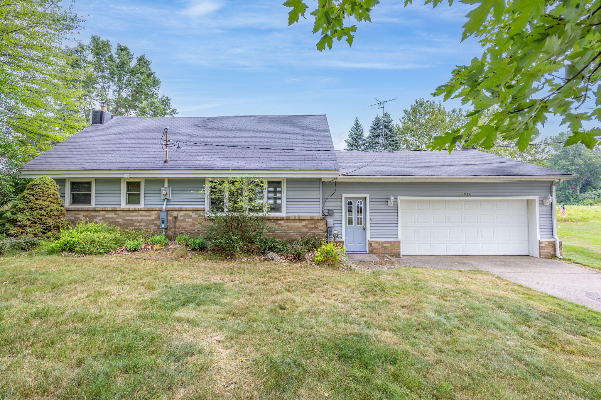 7914 W. Royal Road