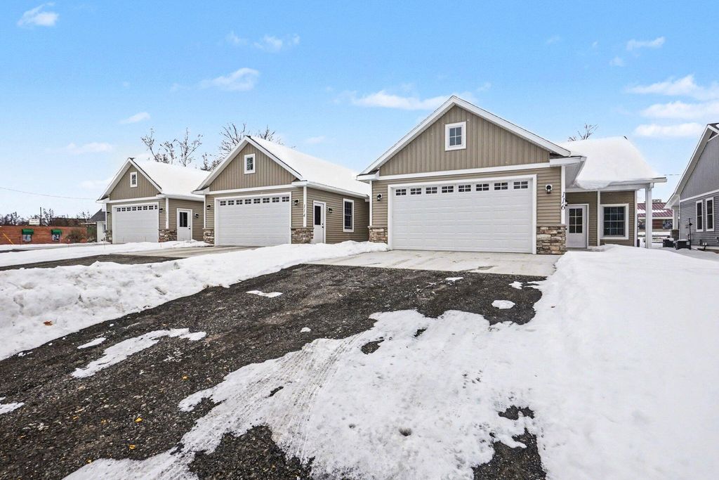 Photo of 116 E Sheridan Street, Fremont, MI 49412 (MLS # 26005233)