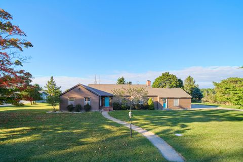 Photo of 714 Harbor Drive, Manistee, MI 49660 (MLS # 25049826)