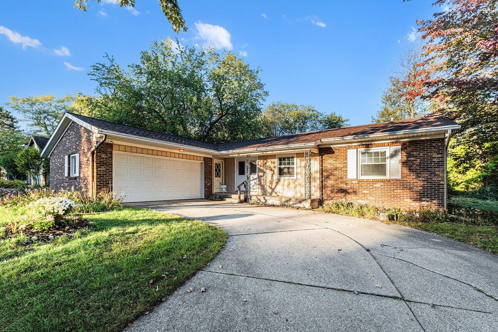 Photo of 4495 Trail View NE, Grand Rapids, MI 49525 (MLS # 25052108)