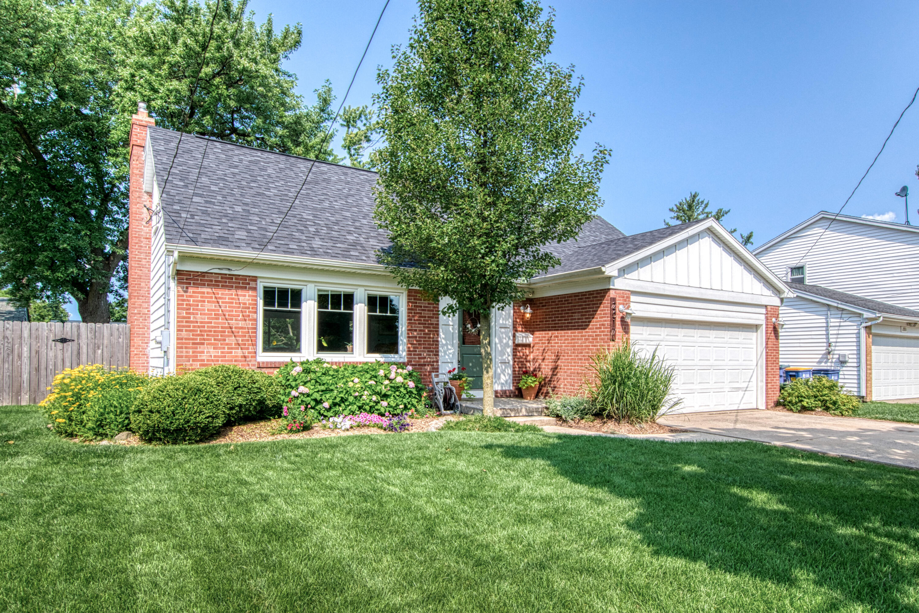 Photo 1 of 40 of 2017 Chesaning Drive SE house