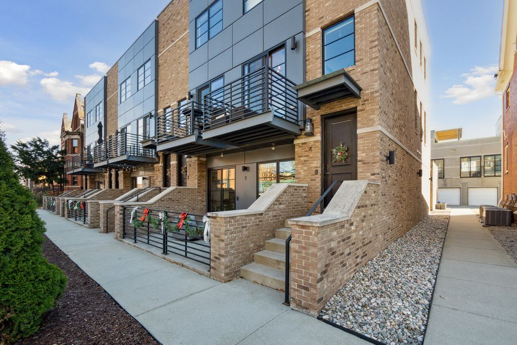 Photo of 262 Mack Avenue #4, Detroit, MI 48201 (MLS # 25058608)