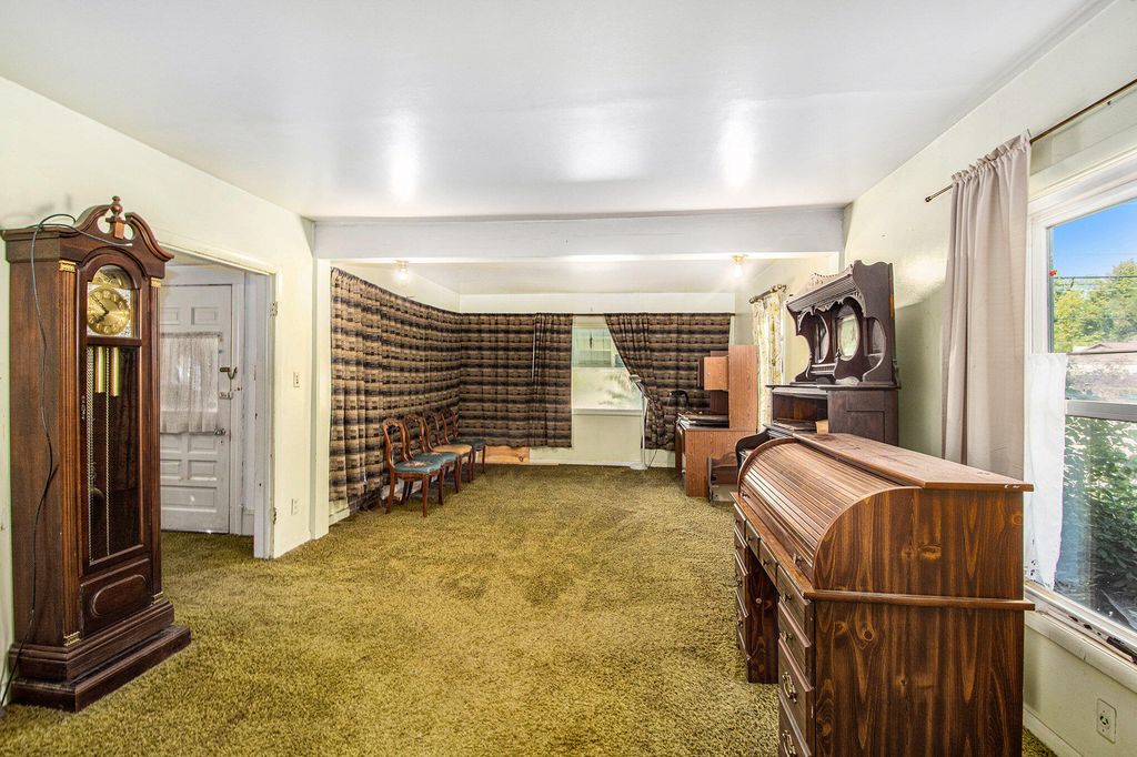 Photo of 819 N West Avenue, Jackson, MI 49202 (MLS # 25050836)