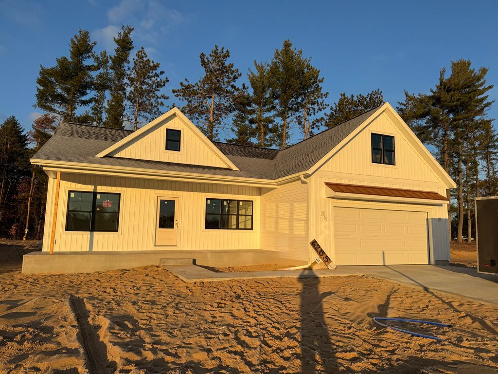 Photo of 6255 S Bear Den Trail, Muskegon, MI 49444 (MLS # 25053893)