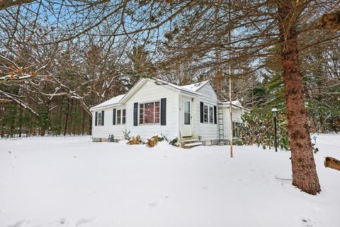 Photo of 5472 W Johnson Road, Ludington, MI 49431 (MLS # 26000243)