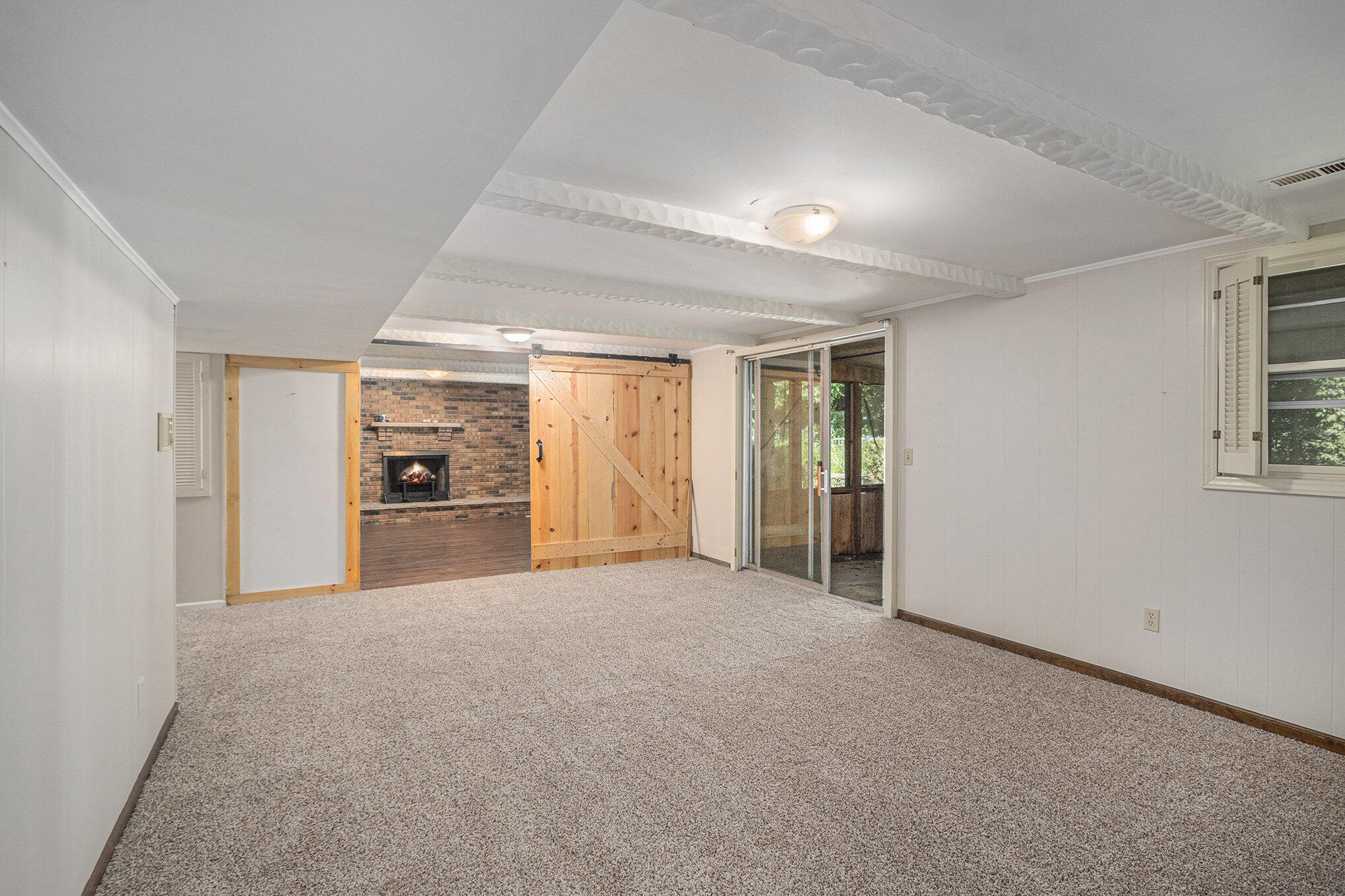 Richland, Michigan 49083, United States, 4 Bedrooms Bedrooms, ,4 BathroomsBathrooms,Residential,Active,194336