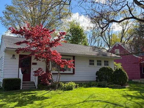 Photo of 1240 Creal Crescent, Ann Arbor, MI 48103 (MLS # 26023421)