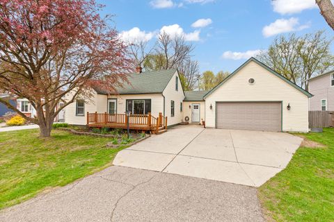 Photo of 1047 Arthur Drive, Troy, MI 48083 (MLS # 26017468)