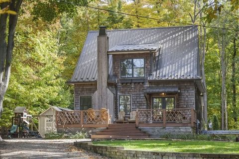 13823 Suns End Harbert MI 49115