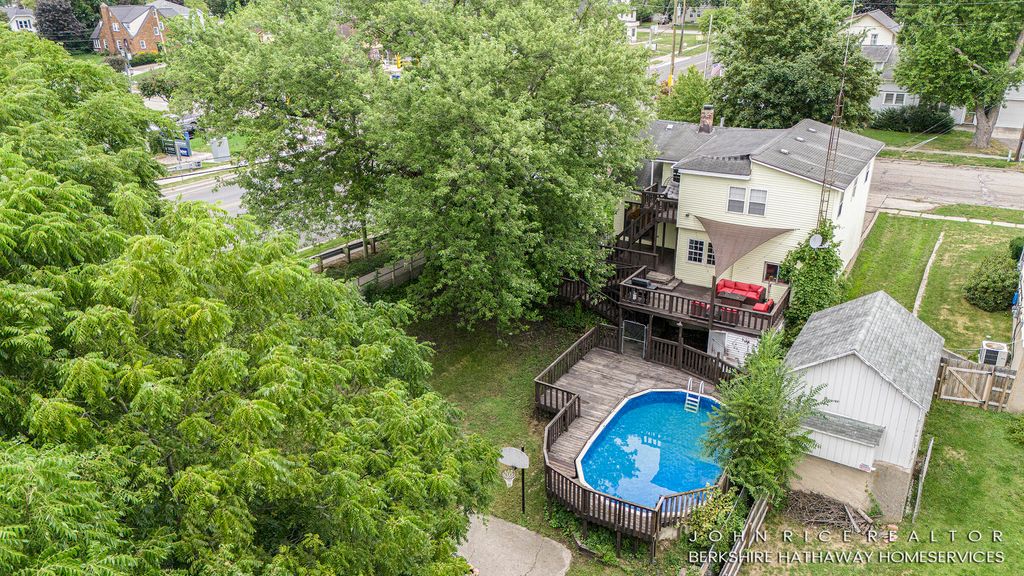 Photo of 107 S Main Street, Rockford, MI 49341 (MLS # 25042689)