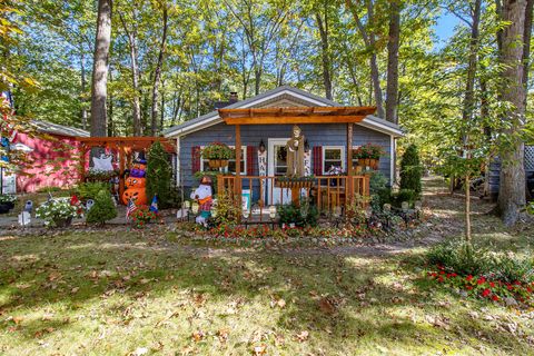 Photo of 2038 N Fourth, Fountain, MI 49410 (MLS # 25054166)