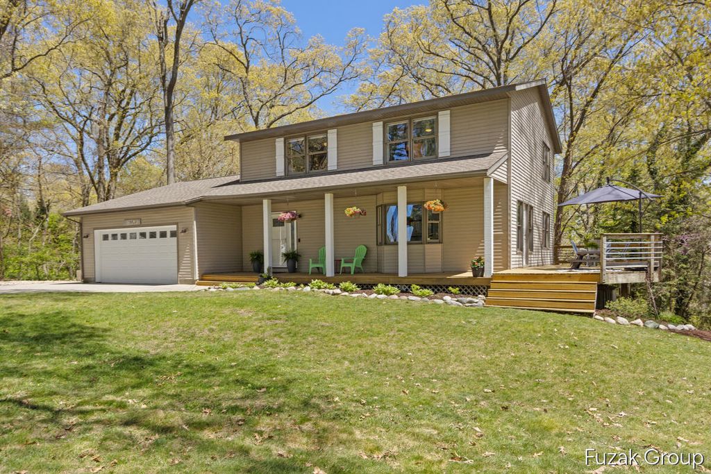 Photo of 15780 Ridge Lane, Spring Lake, MI 49456 (MLS # 26021592)