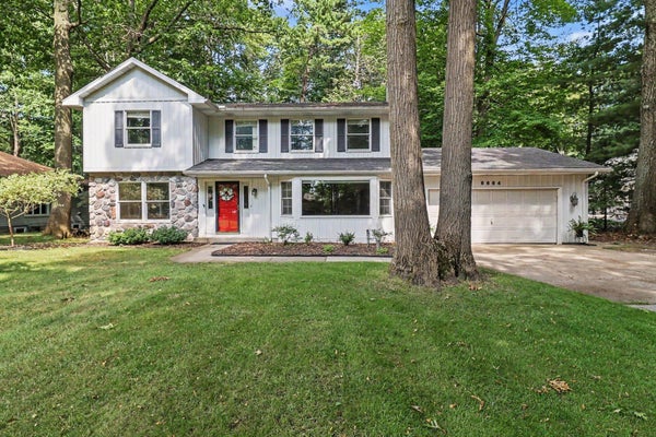6664 W TIMBER LN, LUDINGTON, MI 49431 - Image d82f31be0f48ae90ca7e7db560429f3e/2849612740