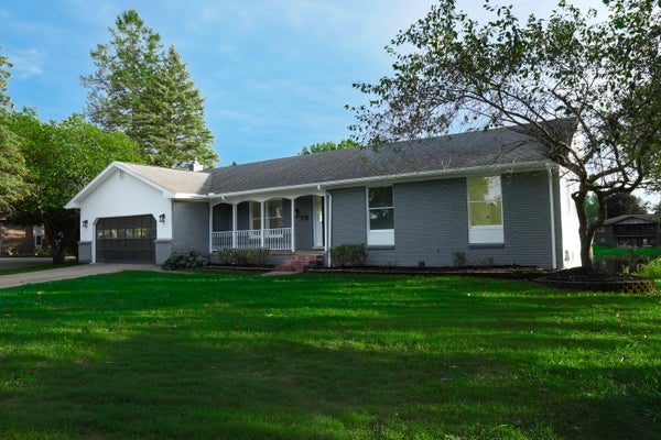 982 ARTDALE DR, WHITE LAKE, MI 48383 - Image d849471e0e2cbf6b2e925491cebd37e1/1964720608