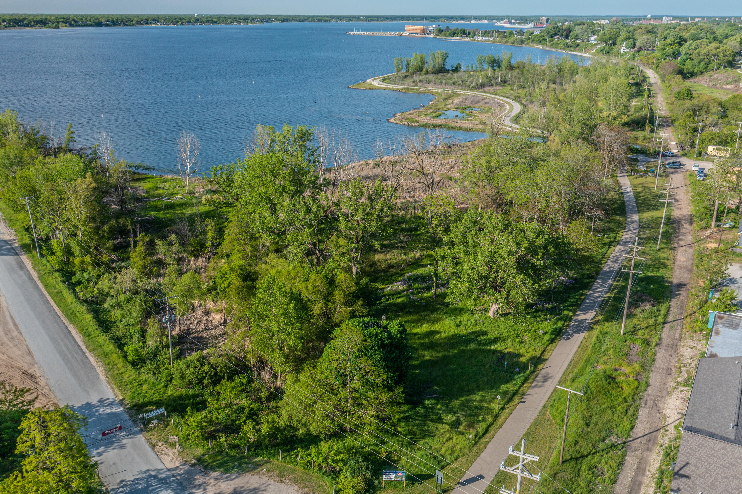 1794 Lakeshore Drive