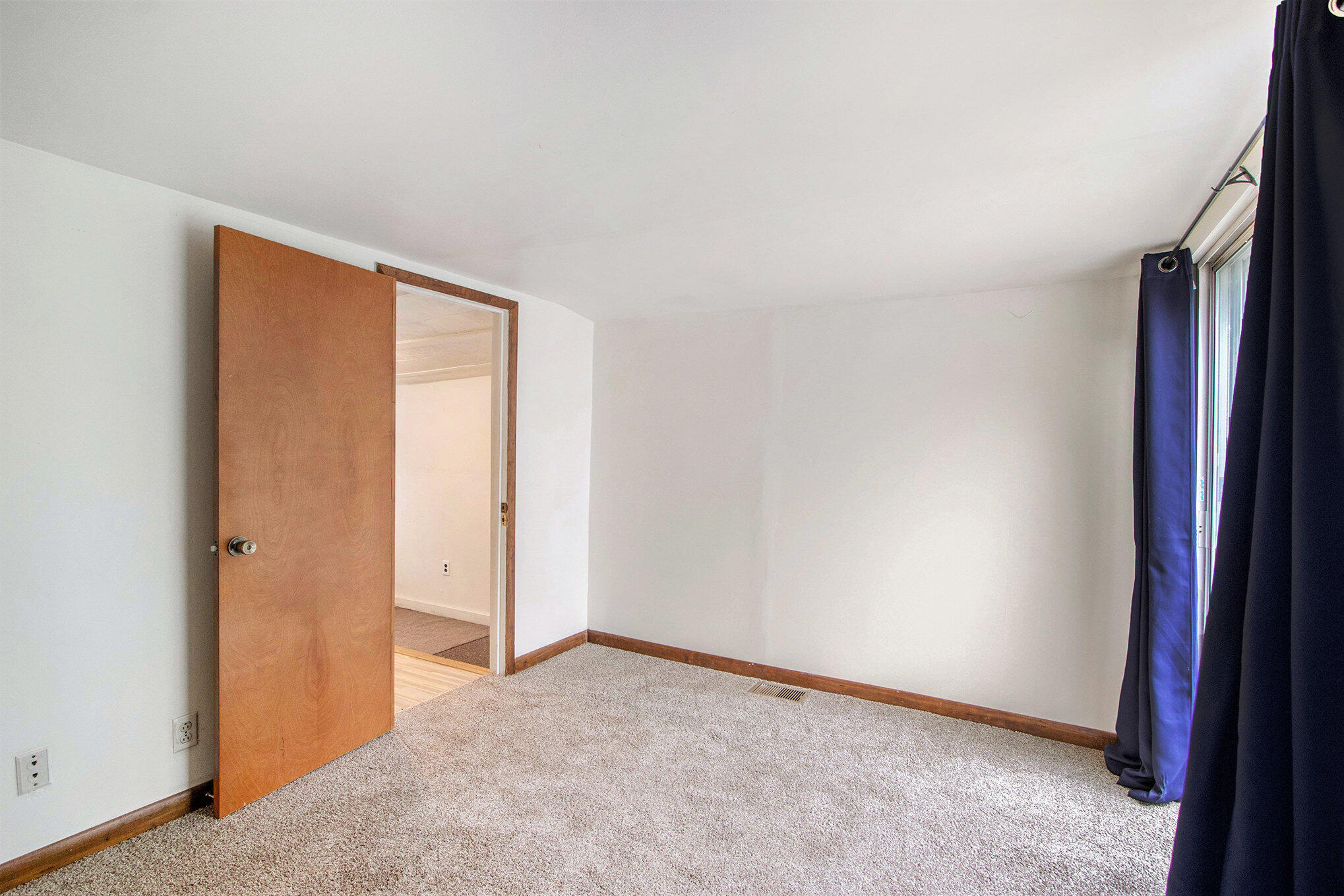 Kalamazoo, Michigan 49048, United States, 2 Bedrooms Bedrooms, ,1 BathroomBathrooms,Residential,Active,224271