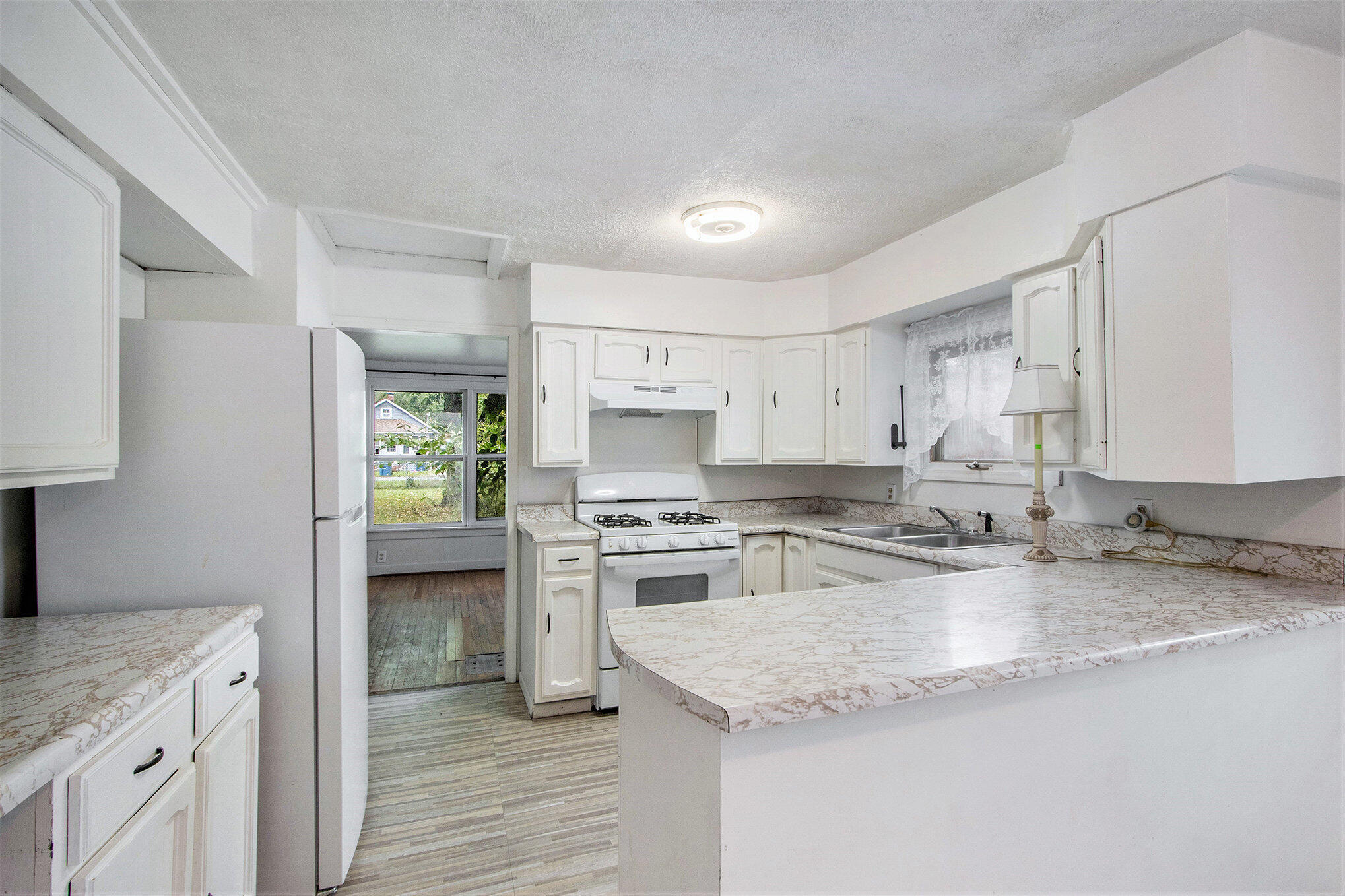 Kalamazoo, Michigan 49048, United States, 2 Bedrooms Bedrooms, ,1 BathroomBathrooms,Residential,Active,224271