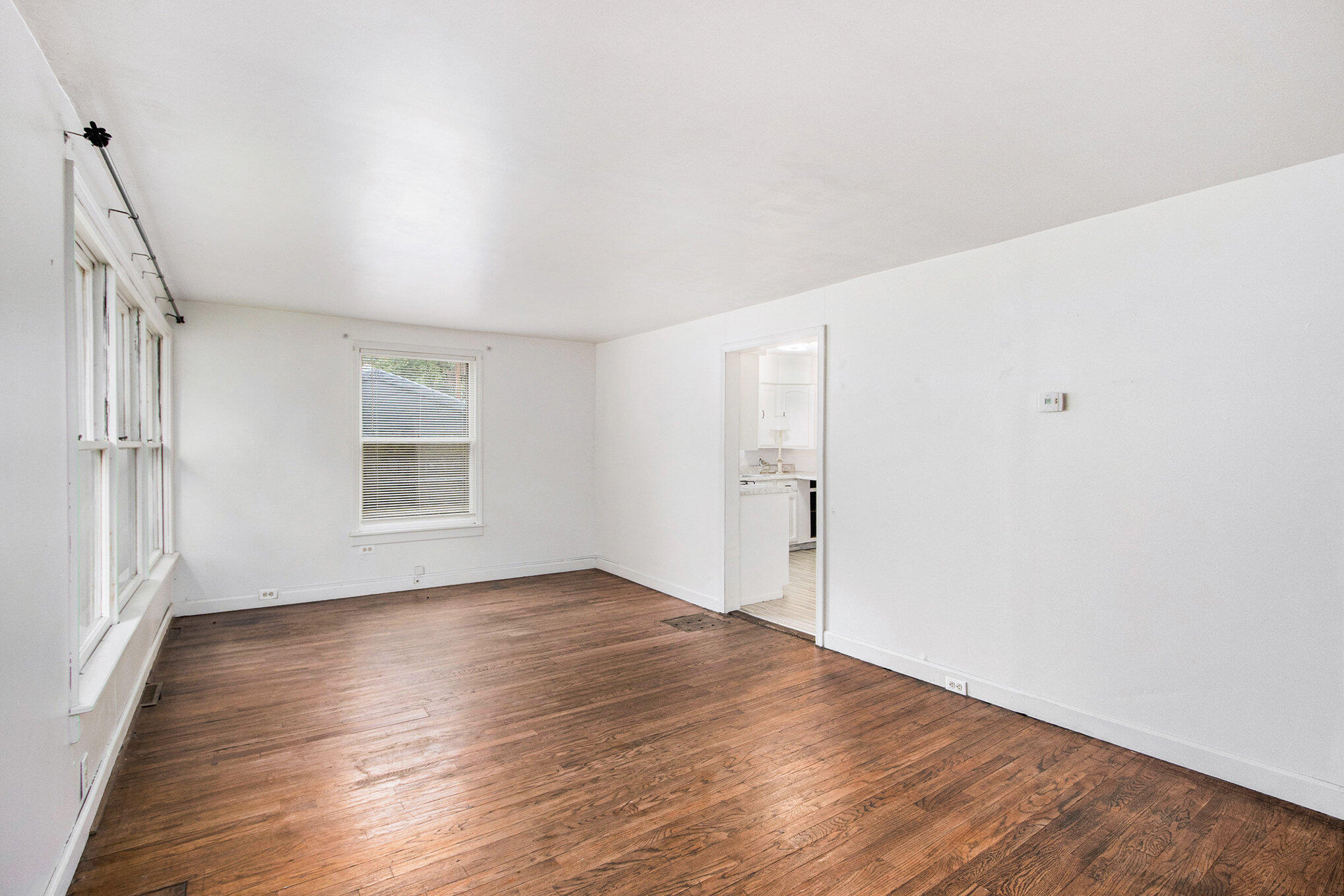 Kalamazoo, Michigan 49048, United States, 2 Bedrooms Bedrooms, ,1 BathroomBathrooms,Residential,Active,224271