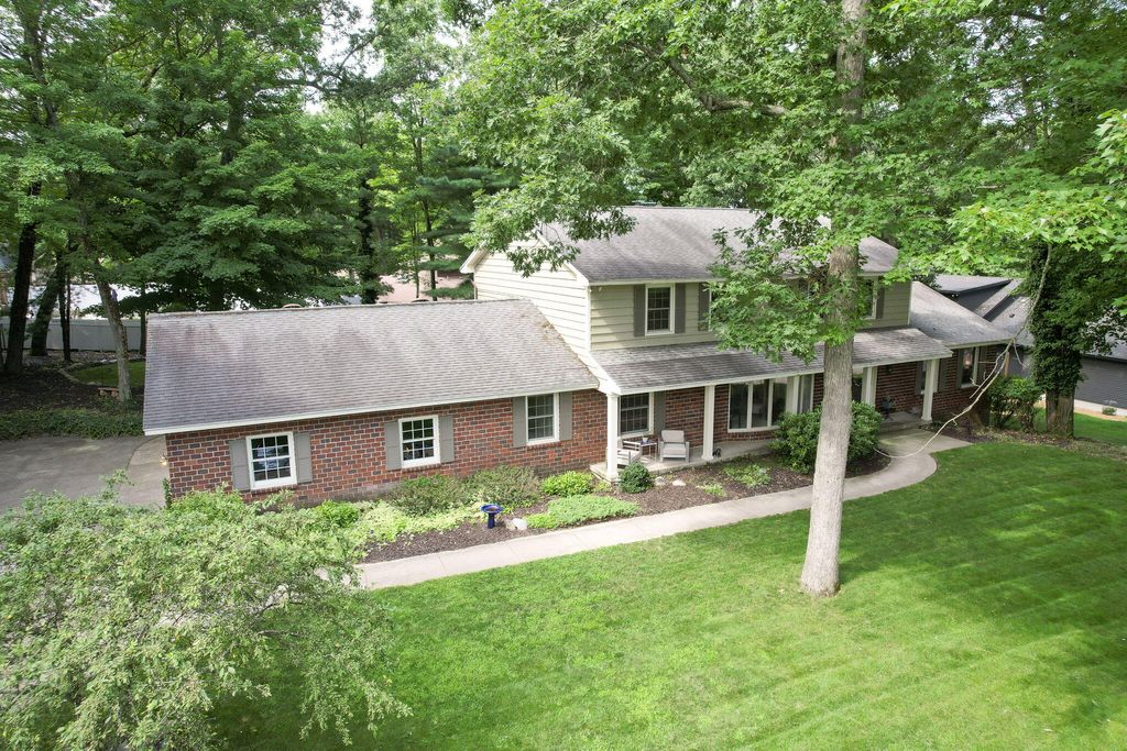 Photo of 2537 Shadowbrook Drive SE, Grand Rapids, MI 49546 (MLS # 24038102)