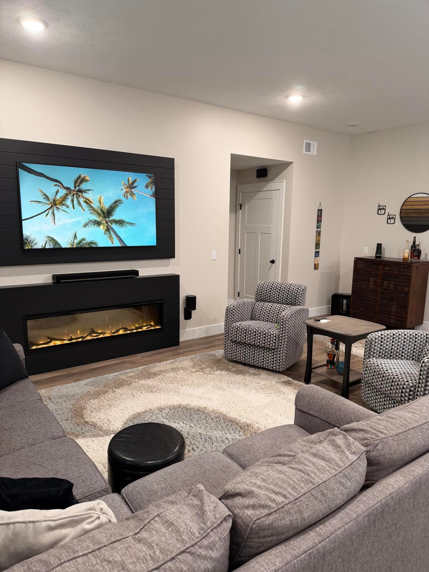 7586 Regency Lane