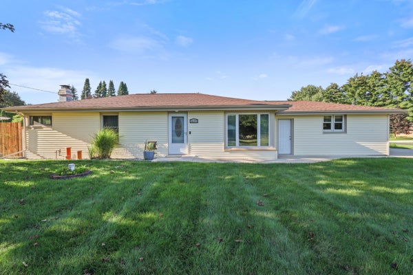 3695 PINTO RD, KALAMAZOO, MI 49004 - Image d8abb2fad1b7a2c297ce9281a8bb70e6/3132132303