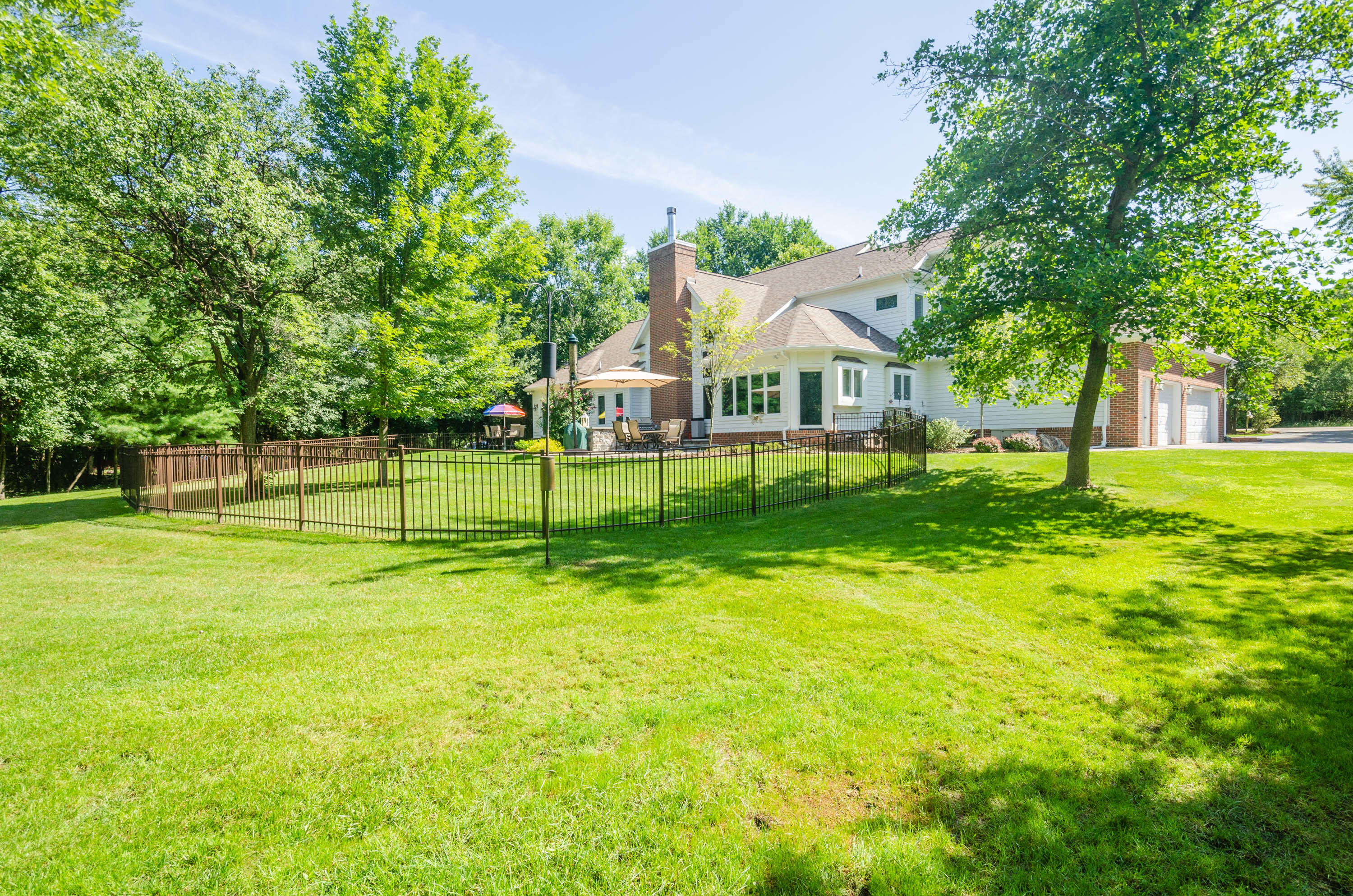 2555 Hickory Road