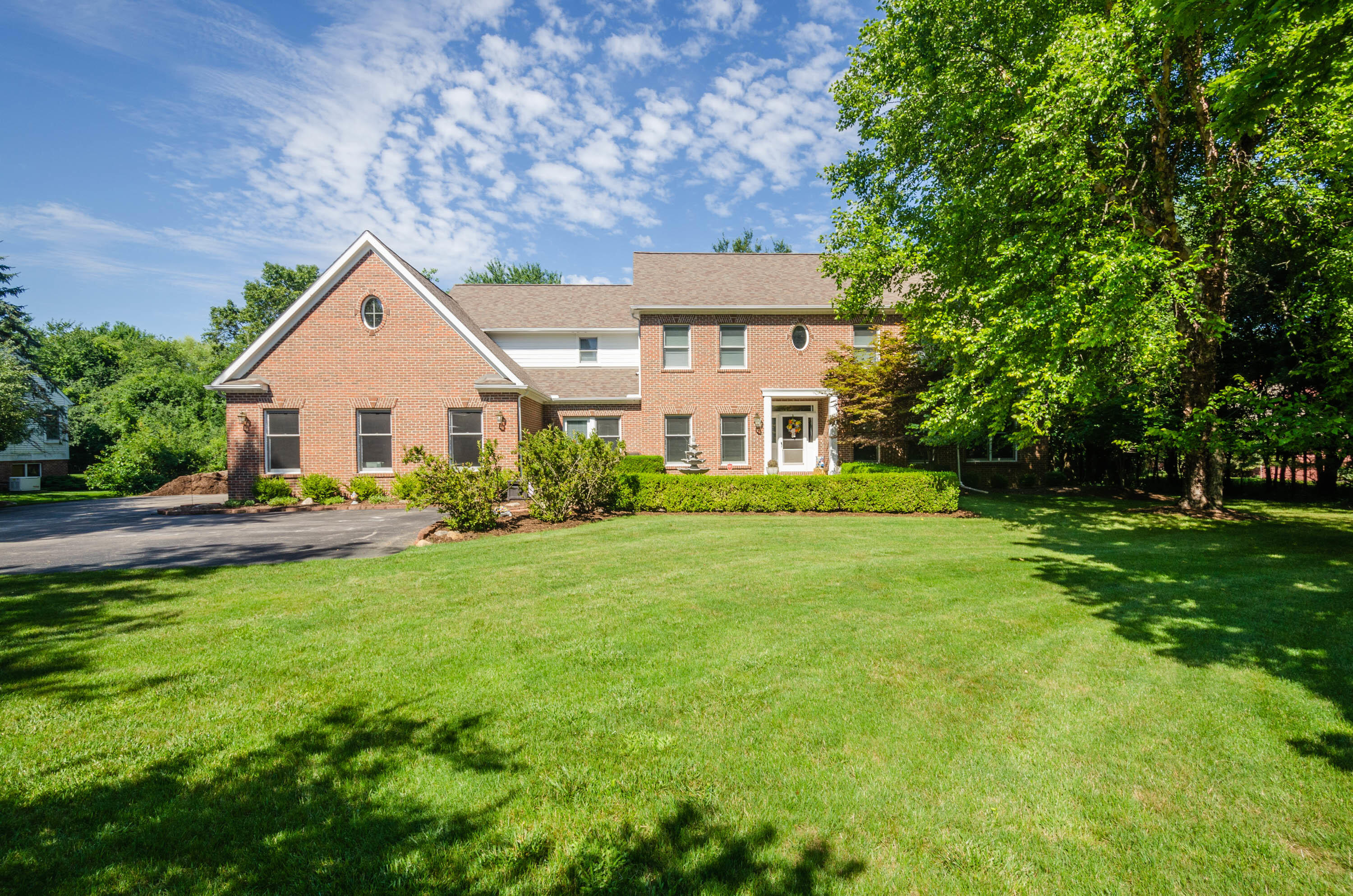 2555 Hickory Road