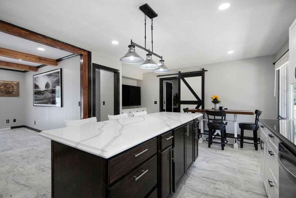 Photo of 4085 Quainton Road, Norton Shores, MI 49441 (MLS # 26005883)