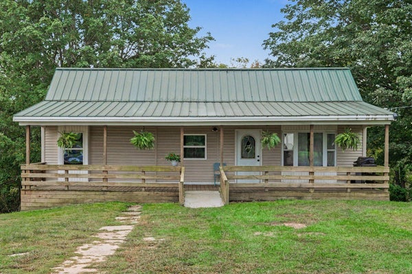 944 110TH AVE, PLAINWELL, MI 49080 - Image d941d25384388ea7a8ca2b57e0d0b907/3667930671