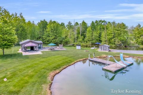 Photo of 3111 N 128th Avenue, Hart, MI 49420 (MLS # 25048253)