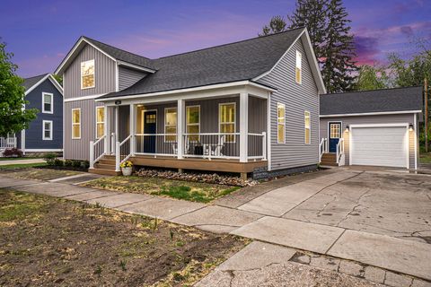 MLS: 25022006