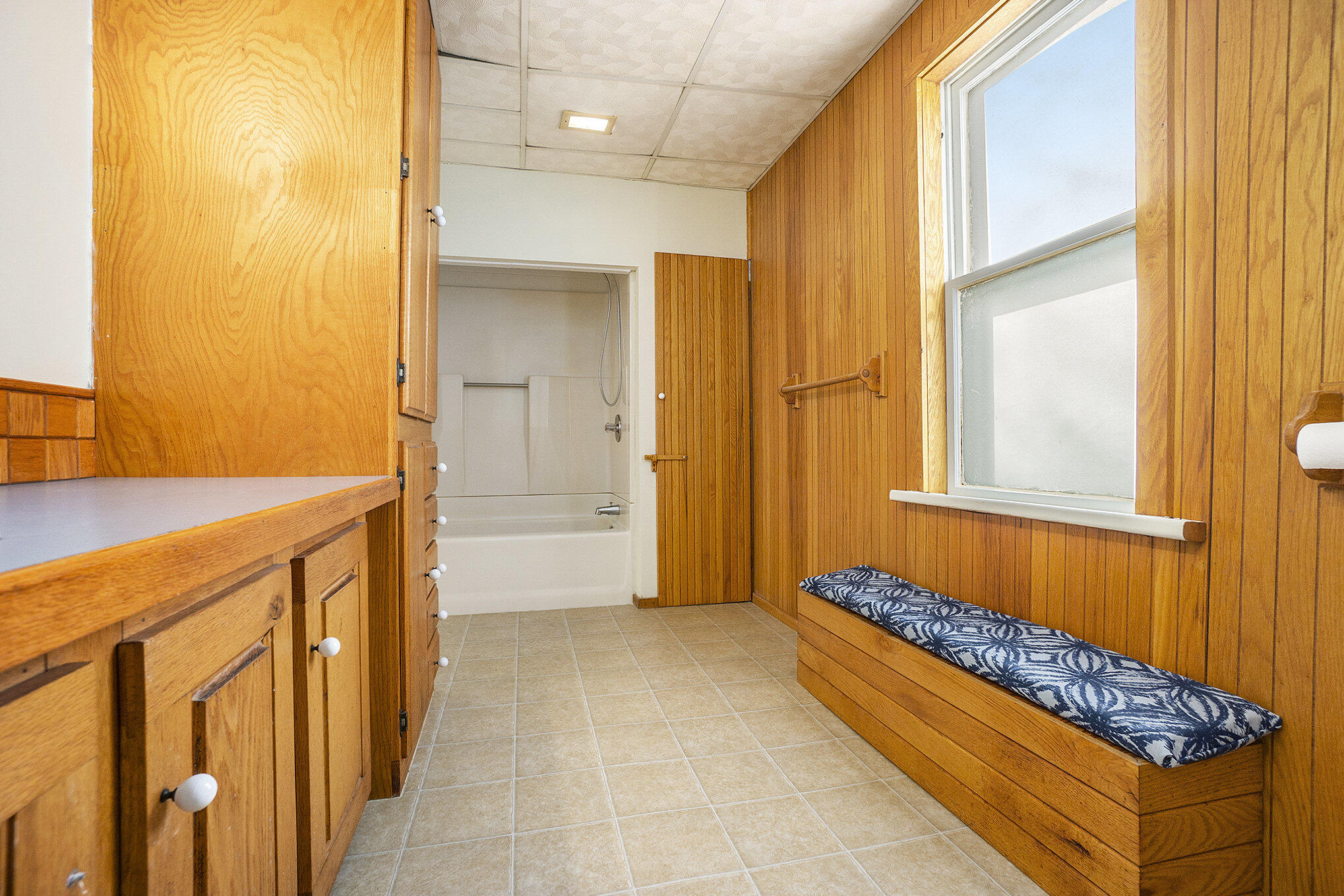 Battle Creek, Michigan 49017, United States, 3 Bedrooms Bedrooms, ,1 BathroomBathrooms,Residential,Contingent,35957