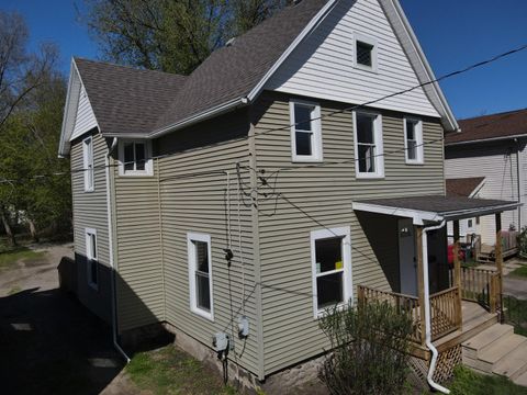 Photo of 556 Cooper Street, Jackson, MI 49201 (MLS # 26016723)