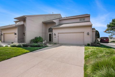 Photo of 1653 E Harbour Towne Circle, Muskegon, MI 49441 (MLS # 25040048)